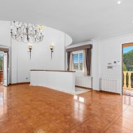 Resale - Villa -
Los Balcones