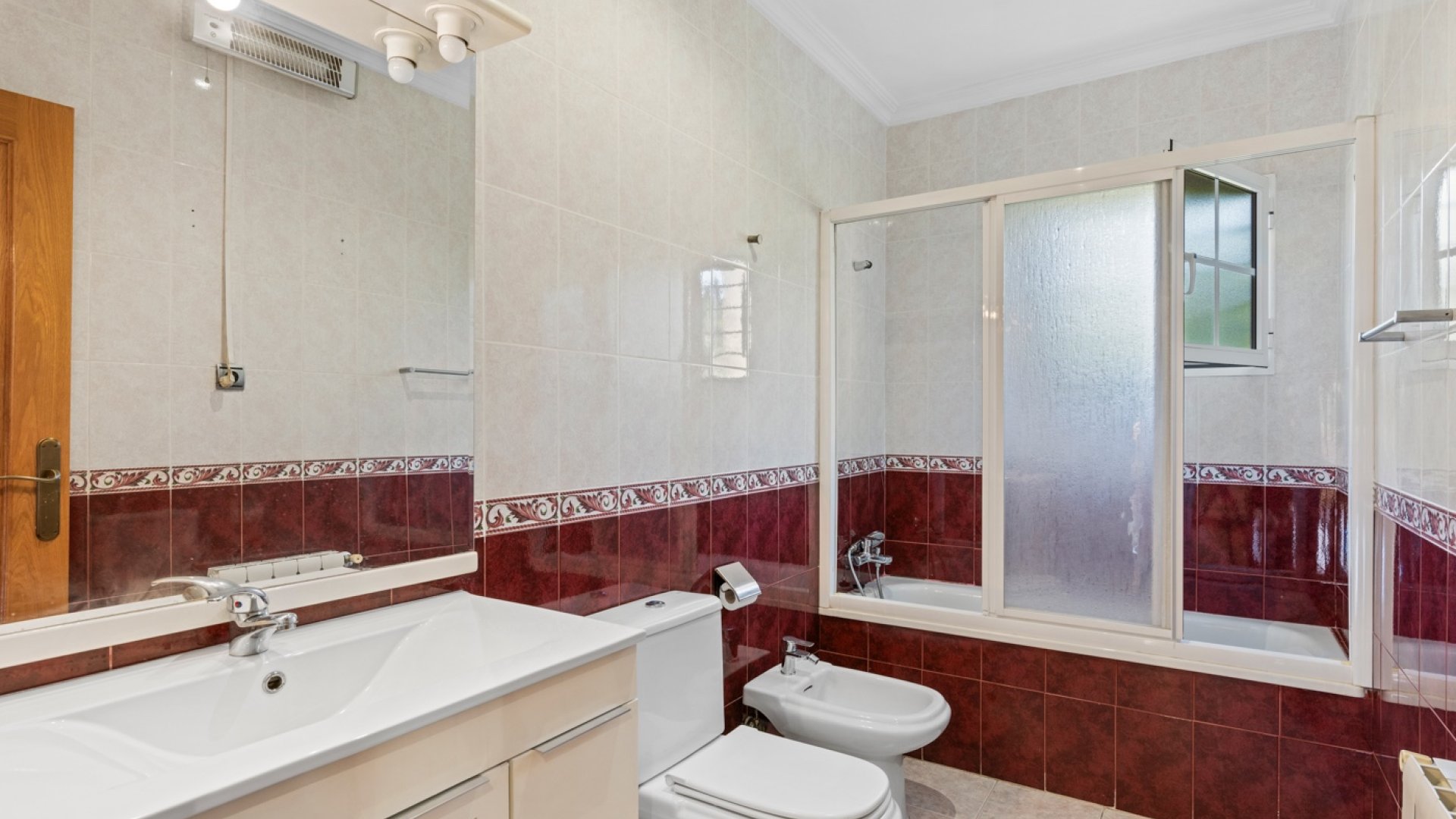 Resale - Villa -
Los Balcones