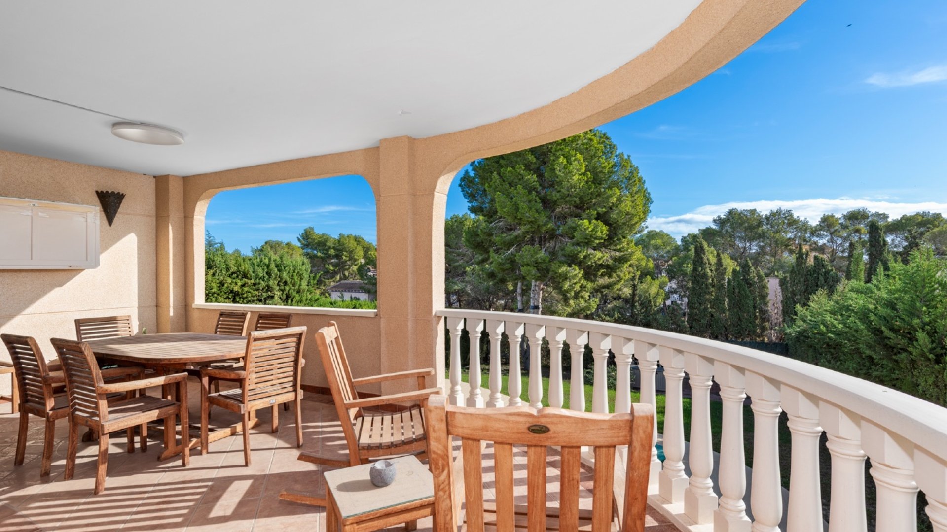 Resale - Villa -
Los Balcones