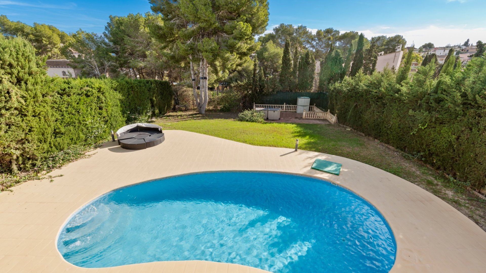Resale - Villa -
Los Balcones