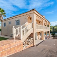 Resale - Villa -
Los Balcones