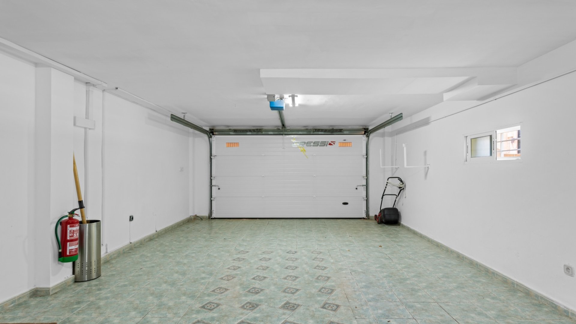 Resale - Villa -
Los Balcones