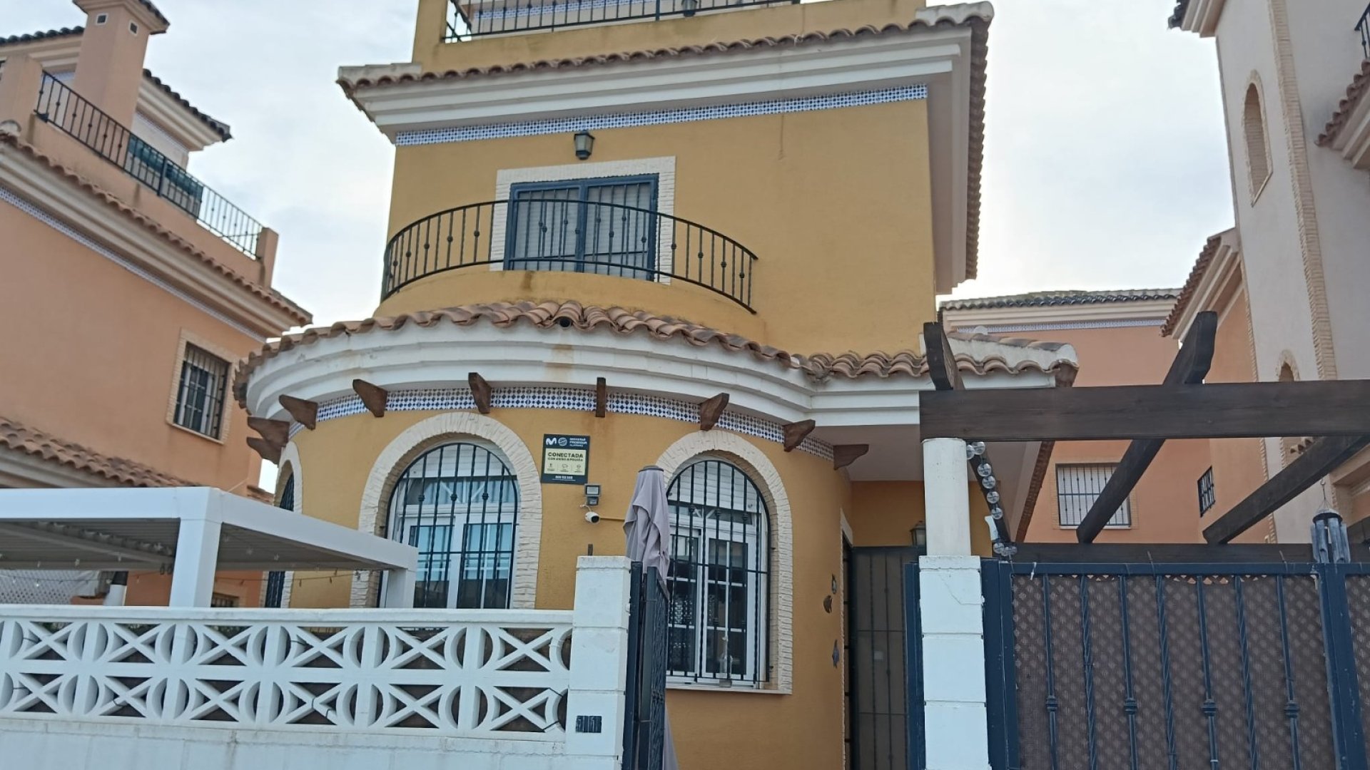 Resale - Villa -
Los Montesinos - La Herrada