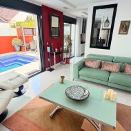 Resale - Villa -
Los Montesinos - La Herrada