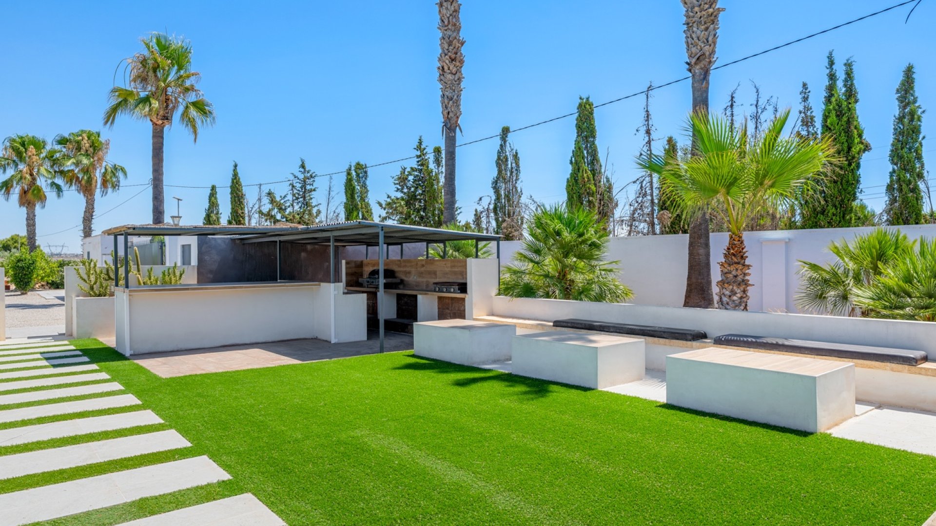 Resale - Villa -
Los Montesinos - La Herrada