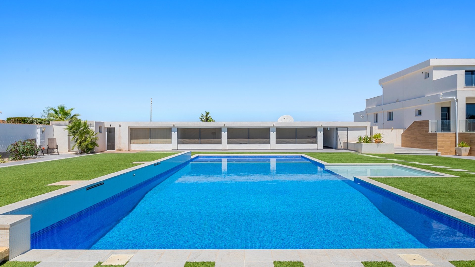 Resale - Villa -
Los Montesinos - La Herrada