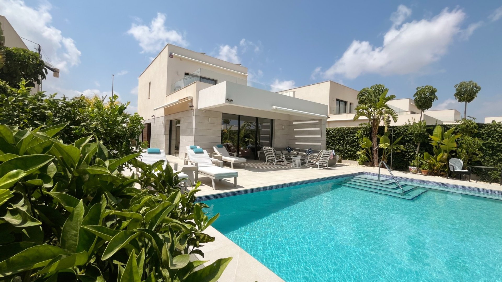 Resale - Villa -
Los Montesinos - La Herrada