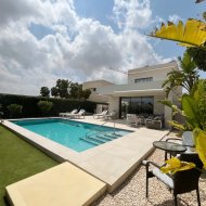 Resale - Villa -
Los Montesinos - La Herrada
