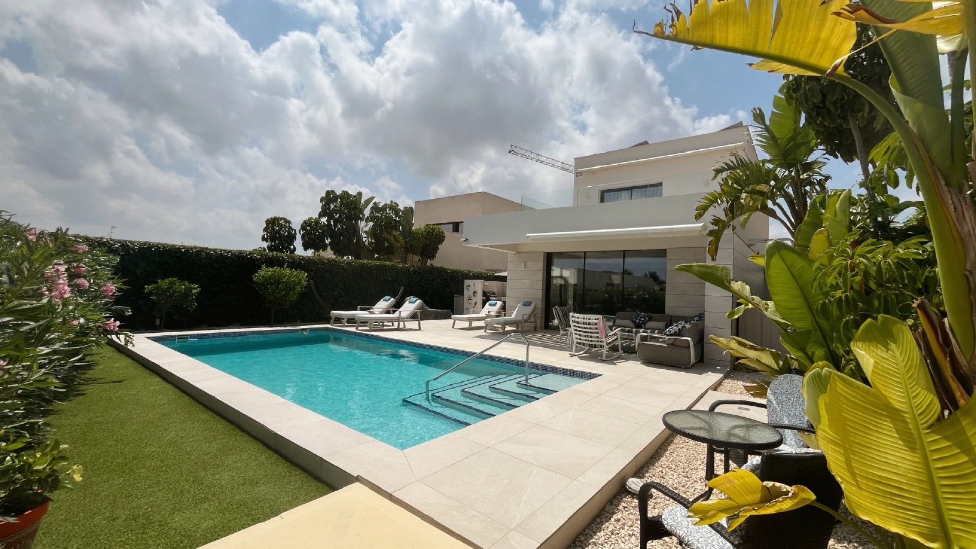 Resale - Villa -
Los Montesinos - La Herrada