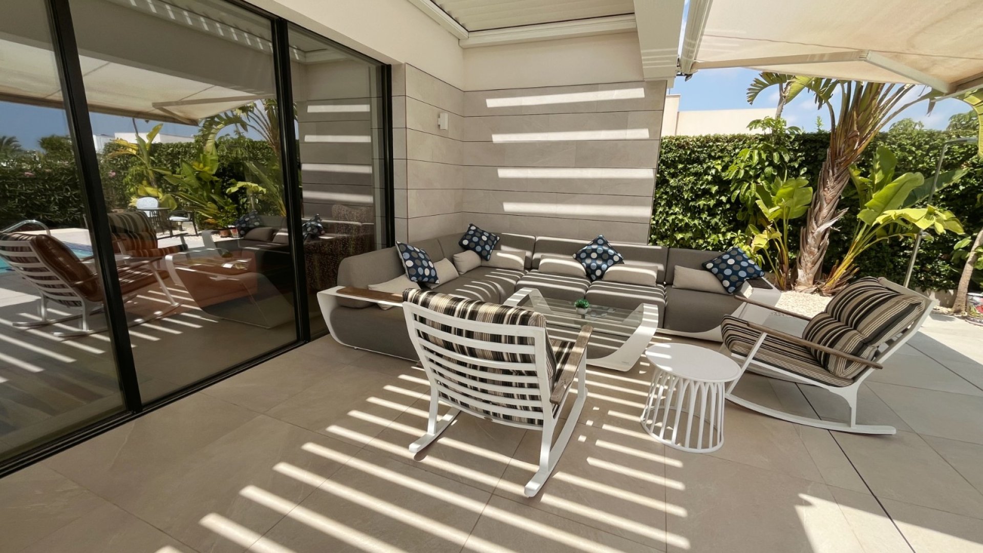 Resale - Villa -
Los Montesinos - La Herrada