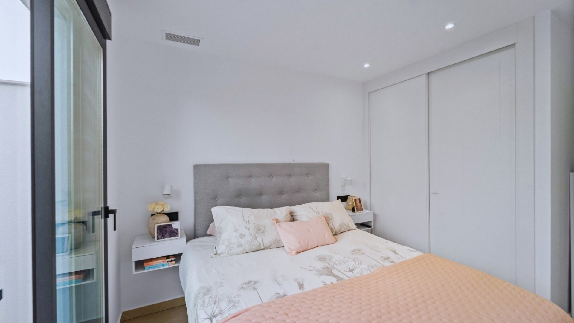 Resale - Villa -
Los Montesinos - La Herrada