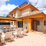 Resale - Villa -
Los Montesinos - La Herrada