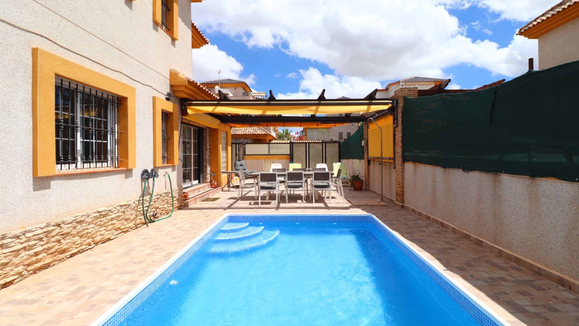 Resale - Villa -
Los Montesinos - La Herrada