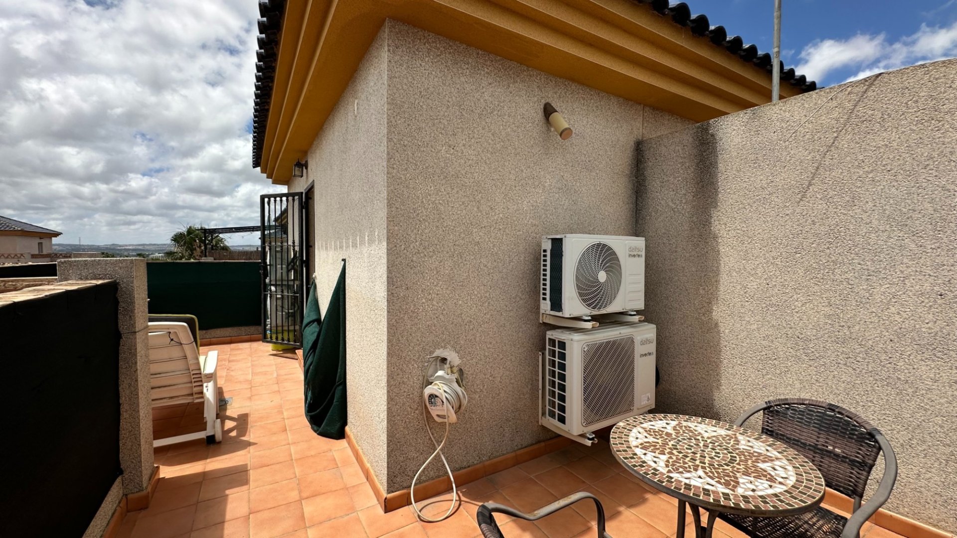 Resale - Villa -
Los Montesinos - La Herrada