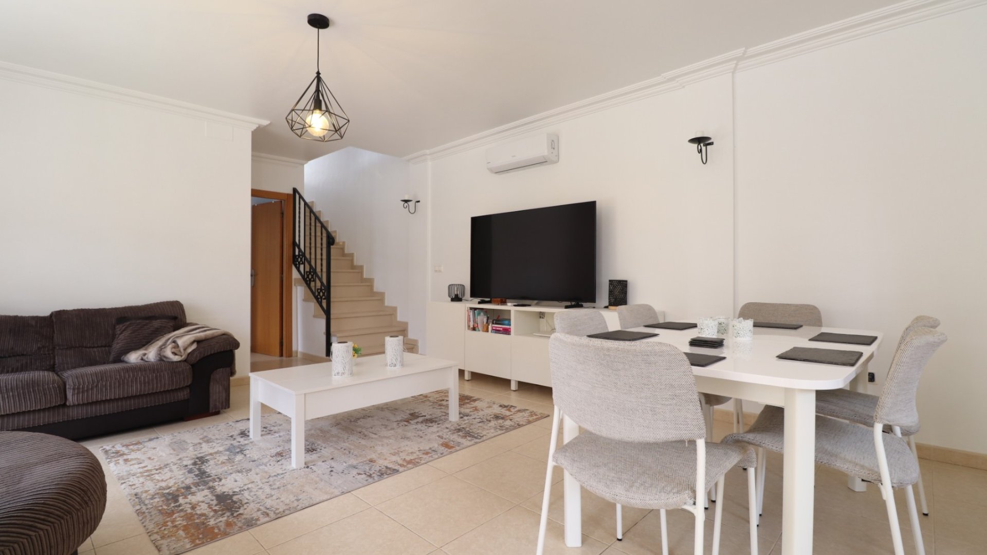 Resale - Villa -
Los Montesinos - La Herrada