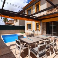 Resale - Villa -
Los Montesinos - La Herrada