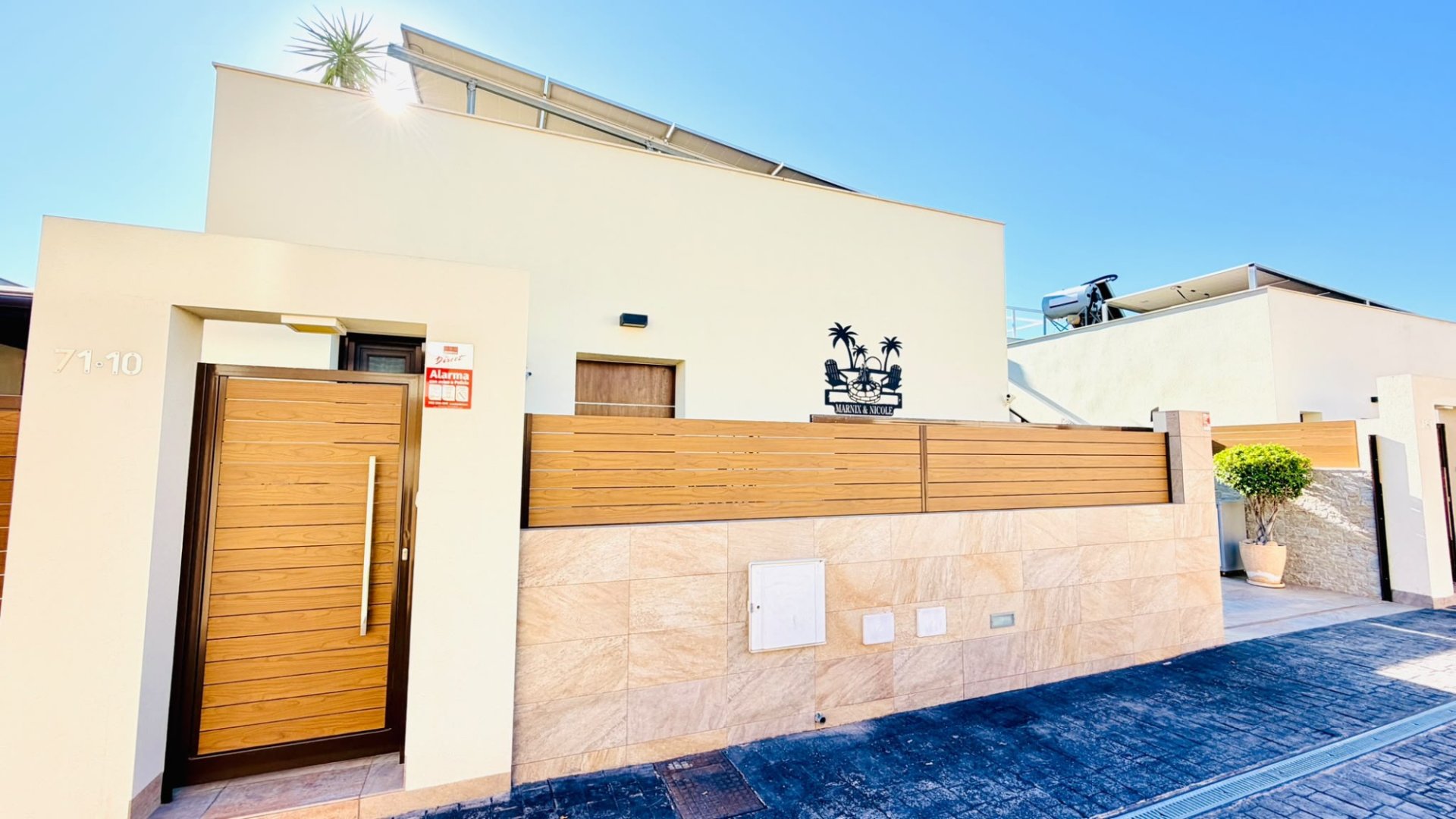 Resale - Villa -
Los Montesinos - La Herrada