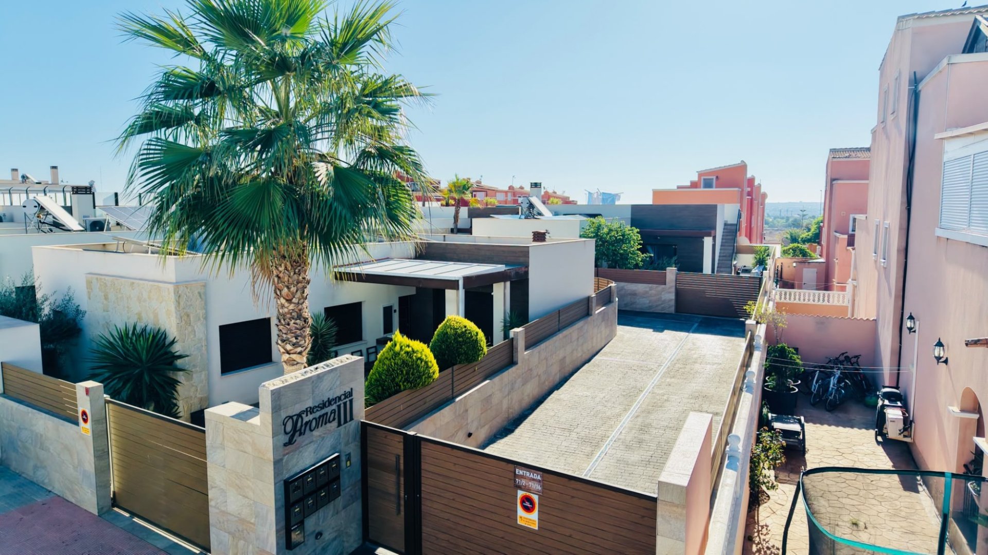 Resale - Villa -
Los Montesinos - La Herrada