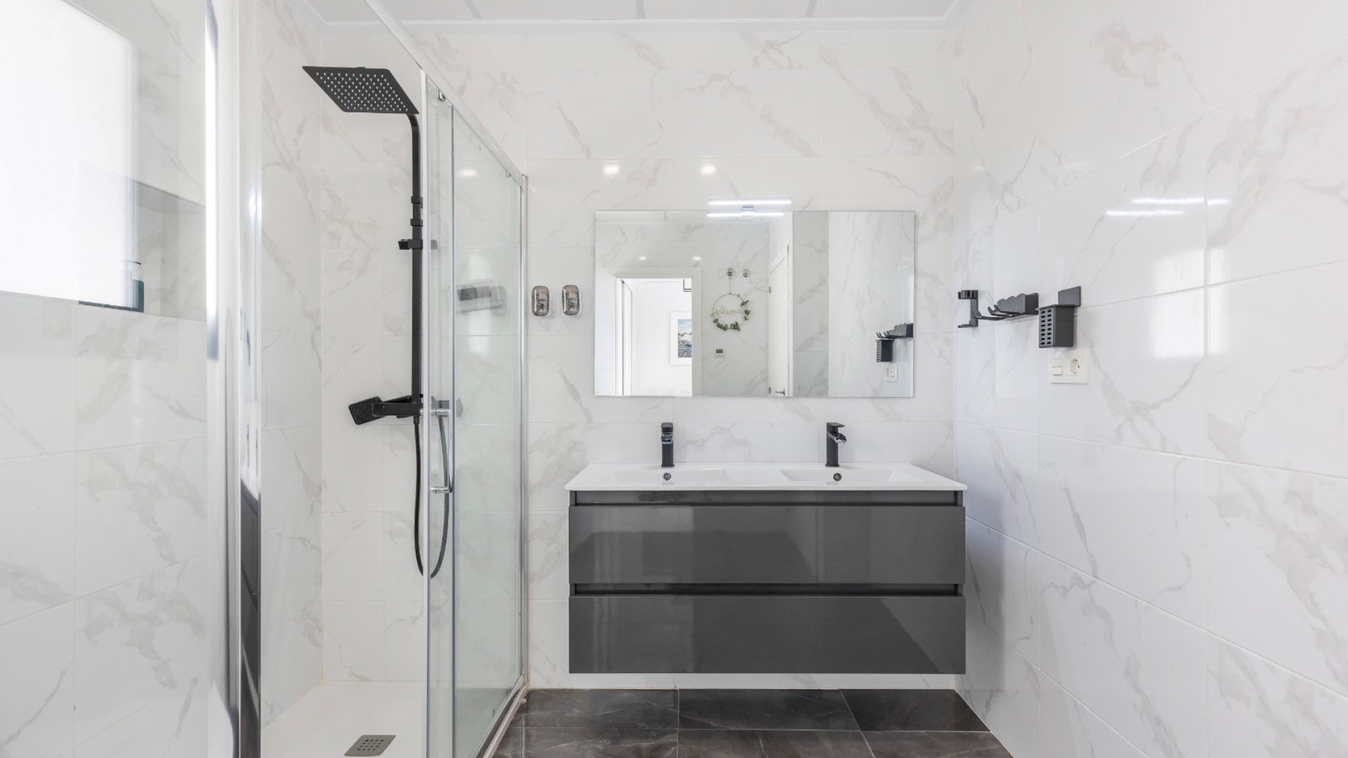 Resale - Villa -
Los Montesinos - La Herrada