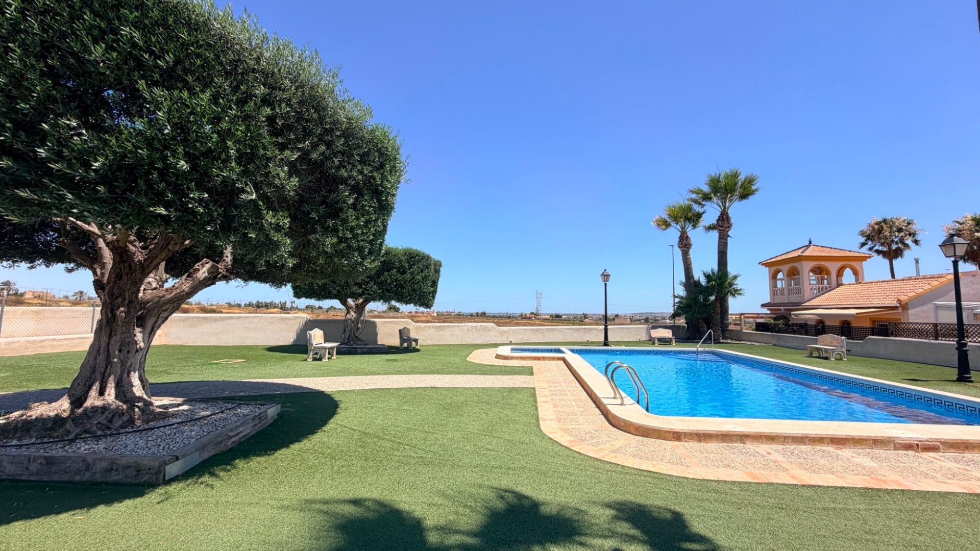 Resale - Villa -
Los Montesinos - Urbanizacion montesol