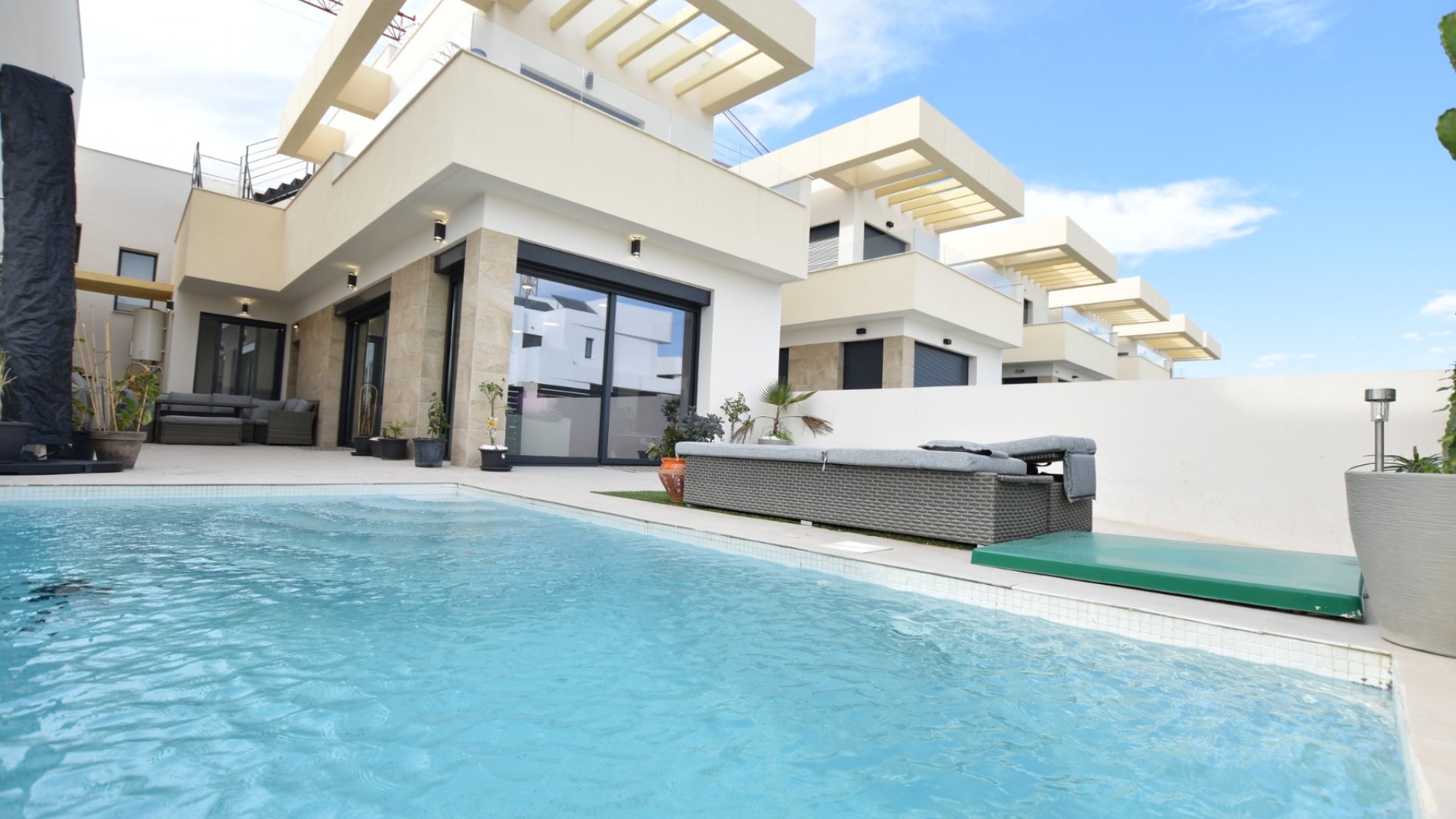 Resale - Villa -
Los Montesinos