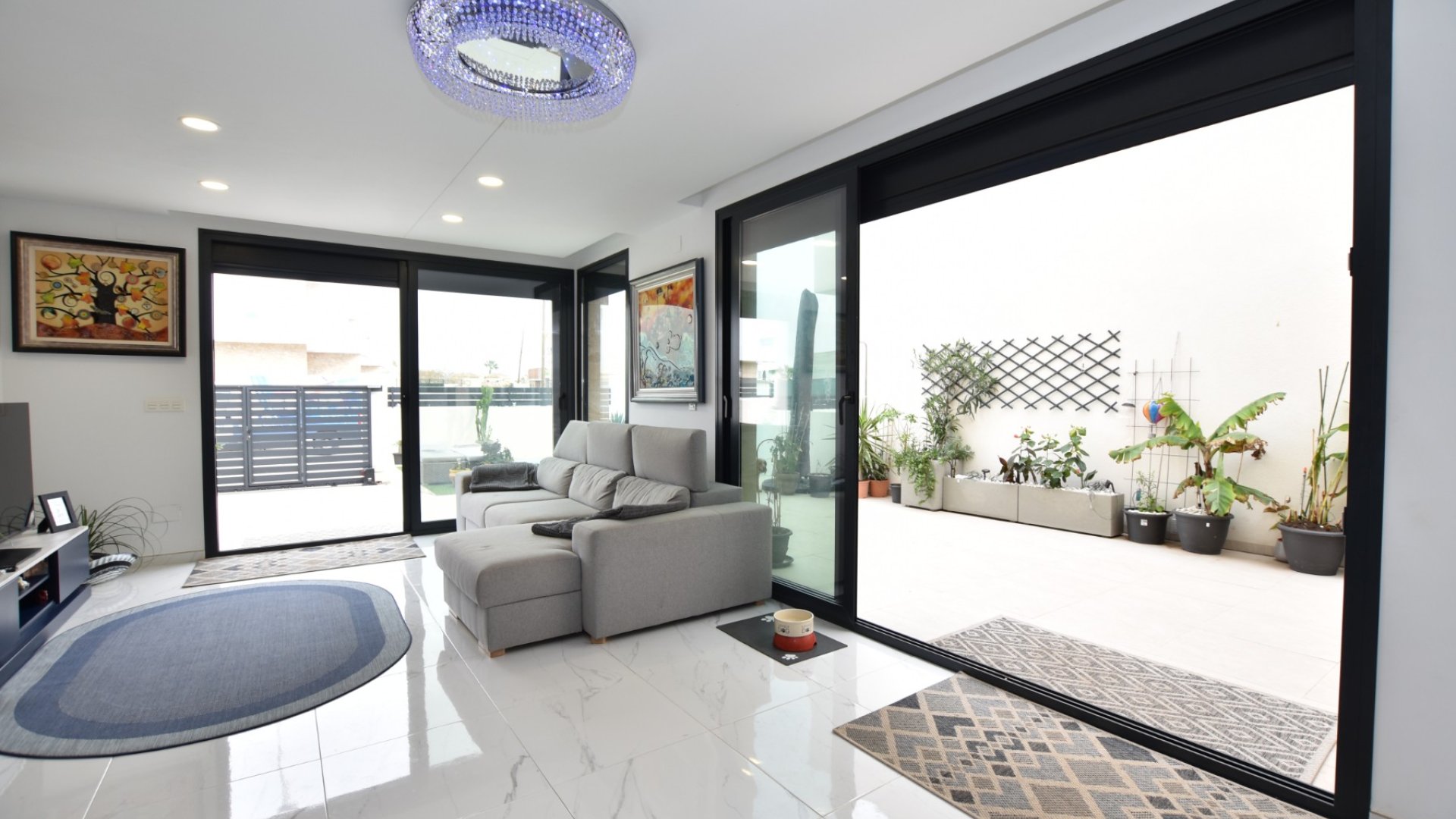 Resale - Villa -
Los Montesinos