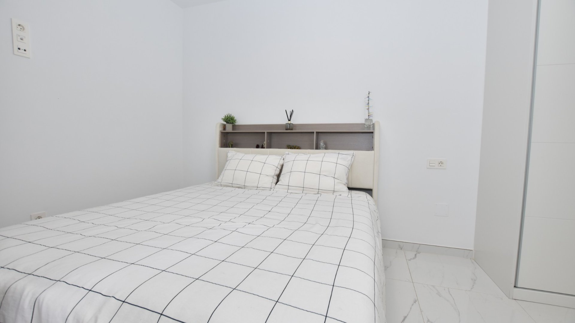 Resale - Villa -
Los Montesinos