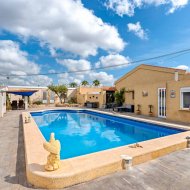 Resale - Villa -
Los Montesinos