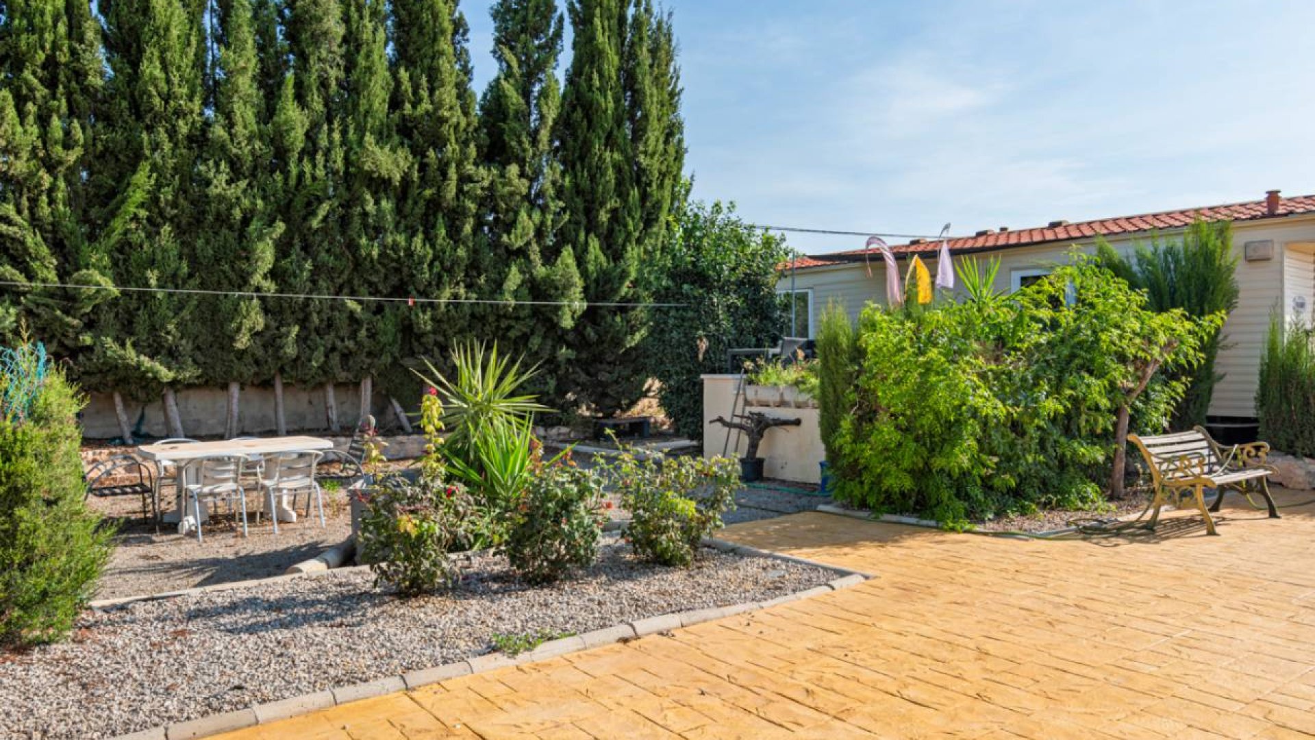 Resale - Villa -
Los Montesinos