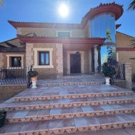 Resale - Villa -
Los Montesinos