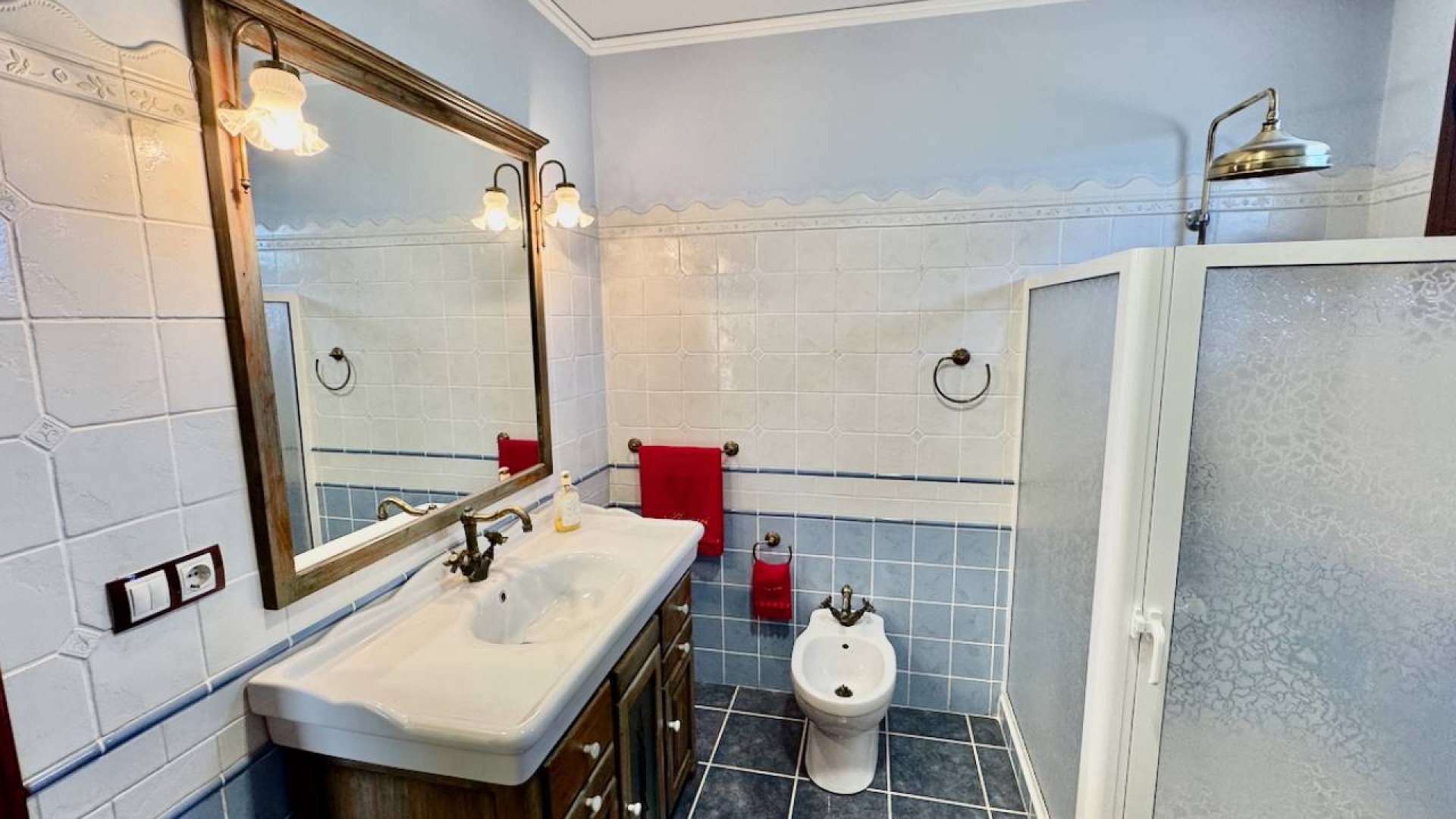 Resale - Villa -
Los Montesinos