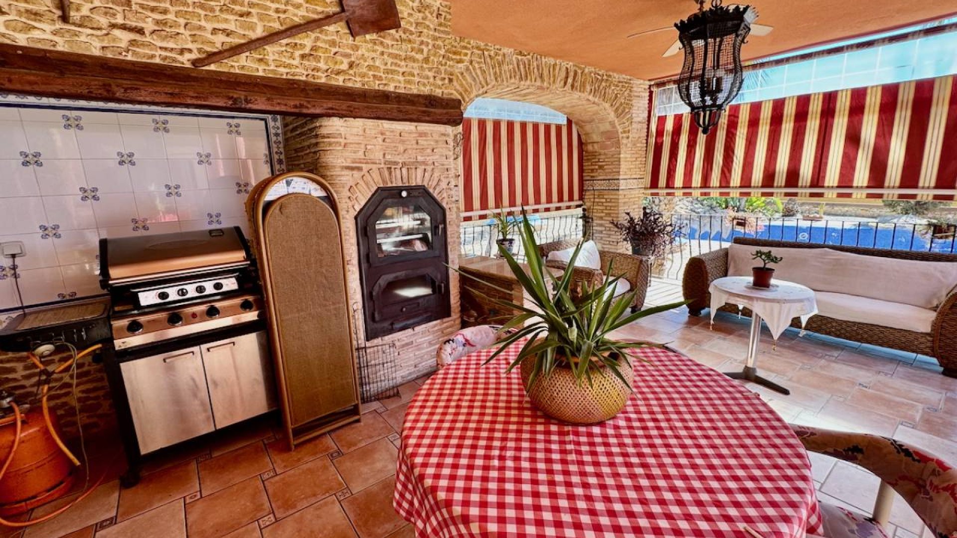 Resale - Villa -
Los Montesinos