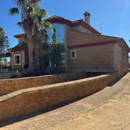 Resale - Villa -
Los Montesinos