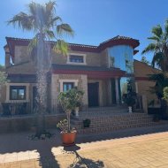 Resale - Villa -
Los Montesinos