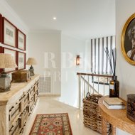 Resale - Villa -
Malaga - Benahavís
