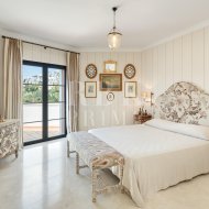 Resale - Villa -
Malaga - Benahavís