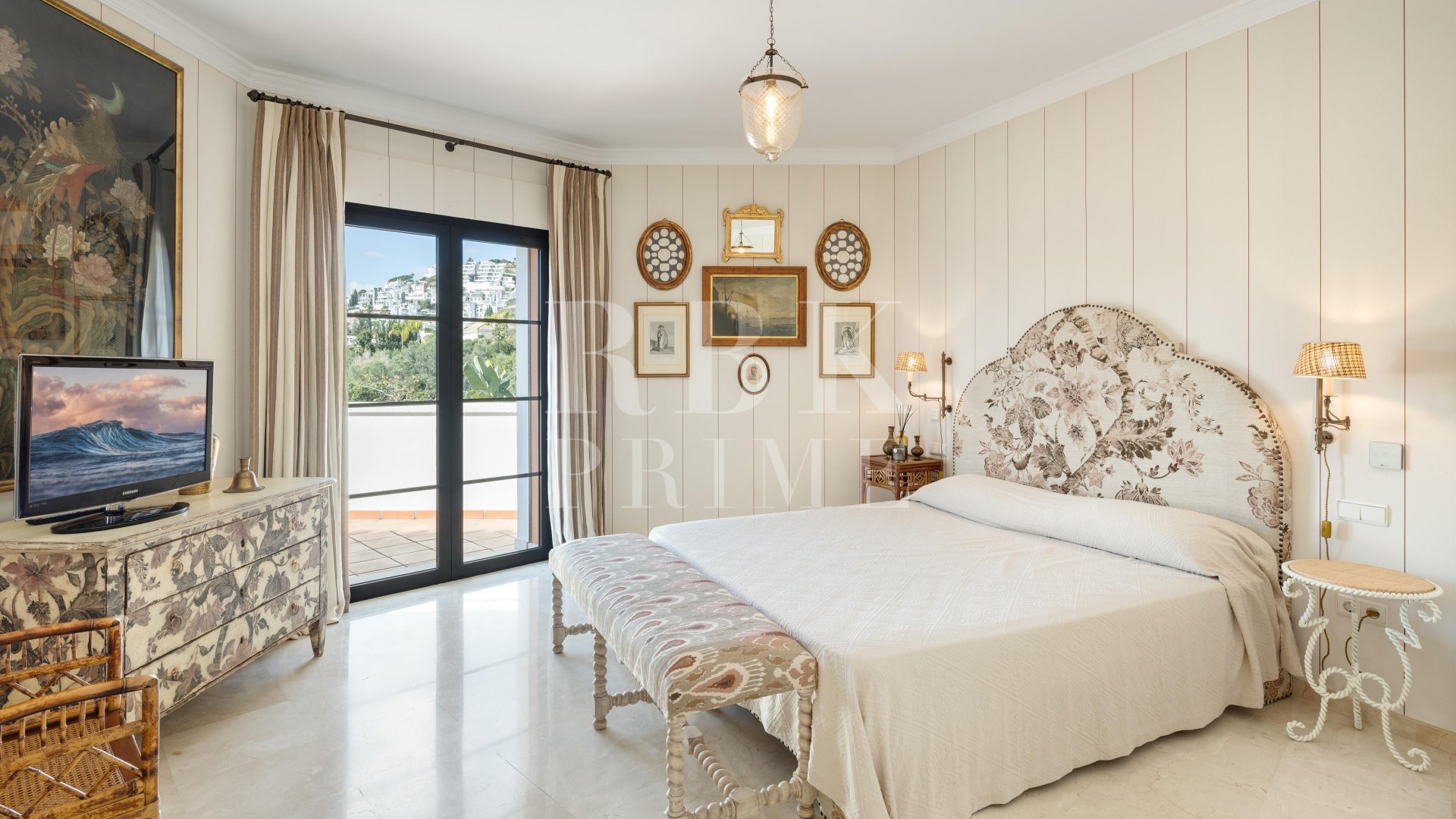 Resale - Villa -
Malaga - Benahavís