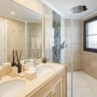 Resale - Villa -
Malaga - Benahavís