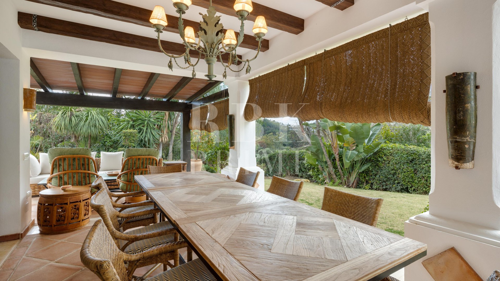 Resale - Villa -
Malaga - Benahavís