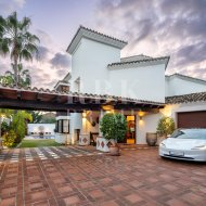 Resale - Villa -
Malaga - Benahavís