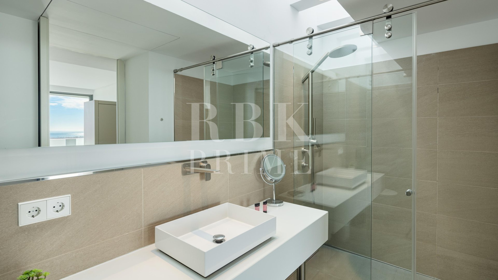 Resale - Villa -
Malaga - Benahavís