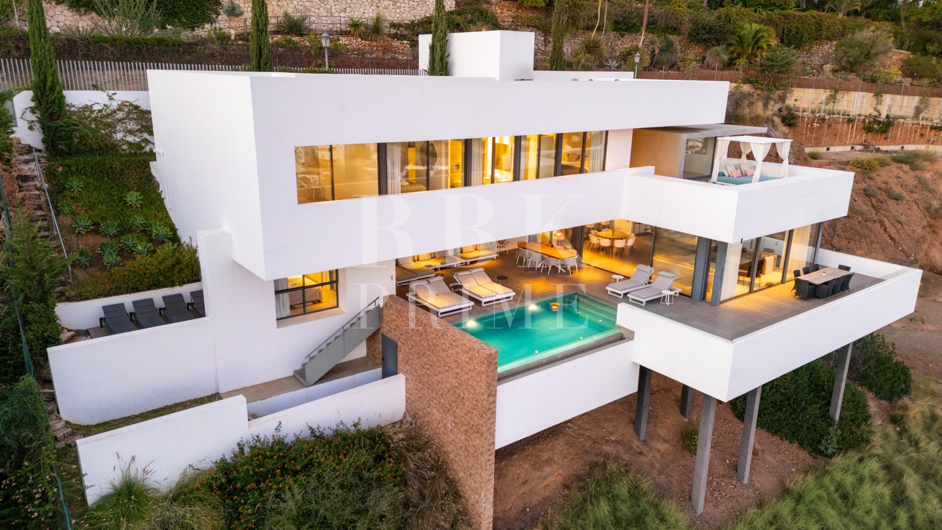 Resale - Villa -
Malaga - Benahavís