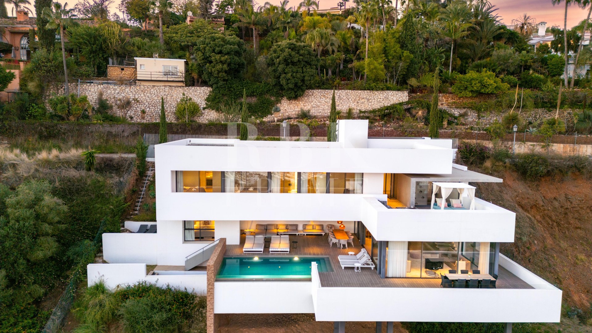 Resale - Villa -
Malaga - Benahavís