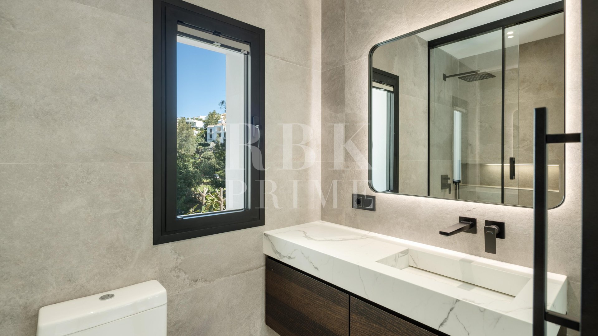 Resale - Villa -
Malaga - Benahavís