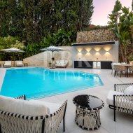 Resale - Villa -
Malaga - Benahavís