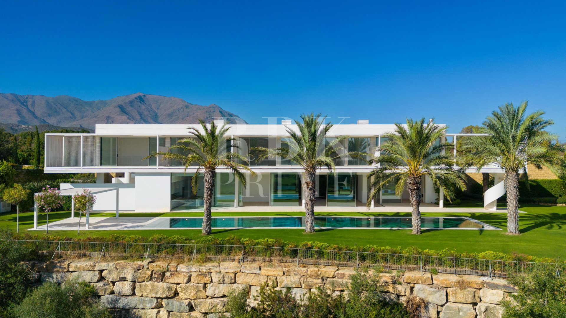 Resale - Villa -
Malaga - Casares