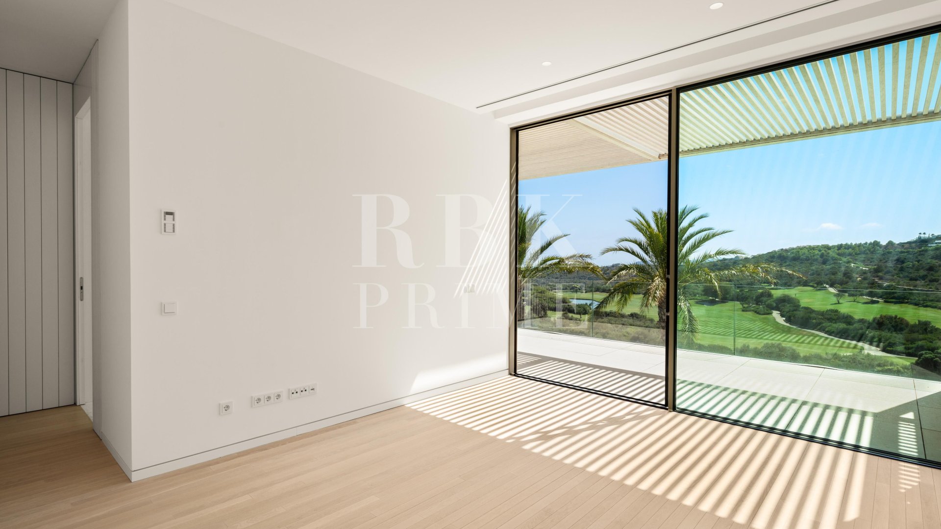 Resale - Villa -
Malaga - Casares