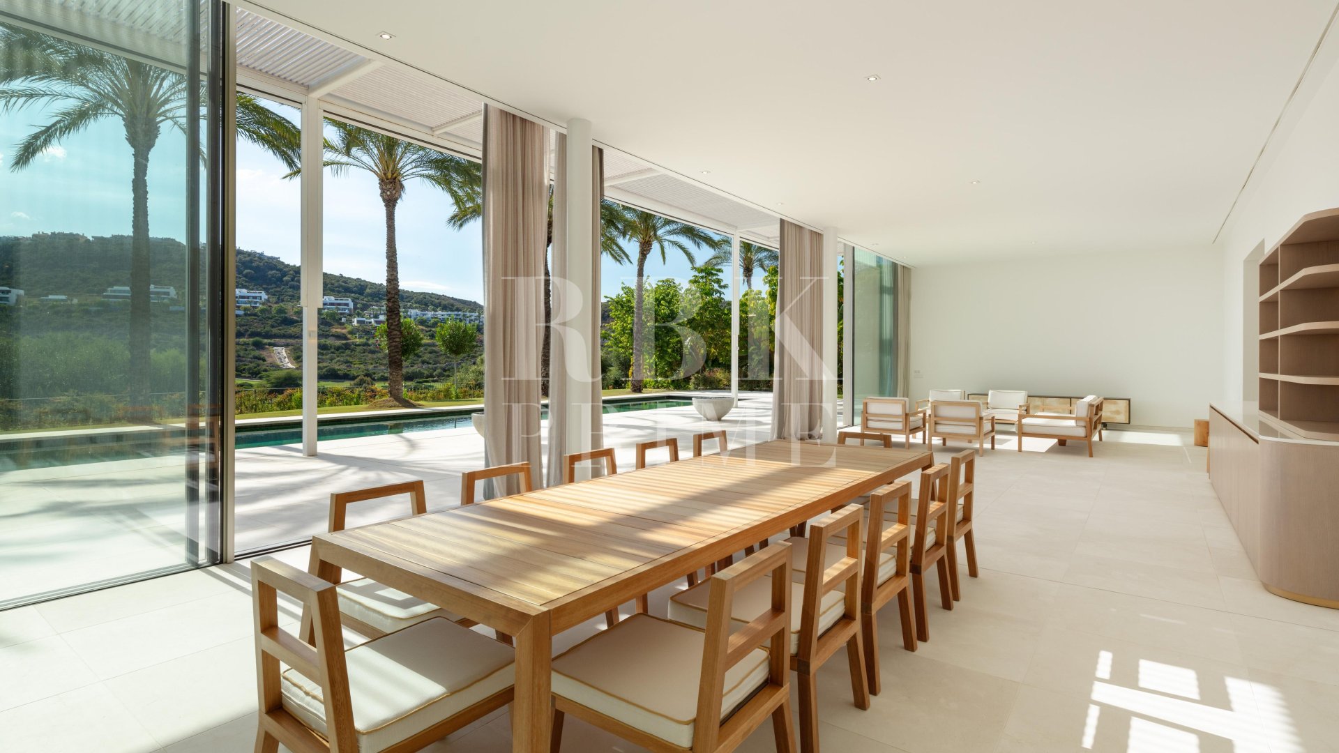 Resale - Villa -
Malaga - Casares