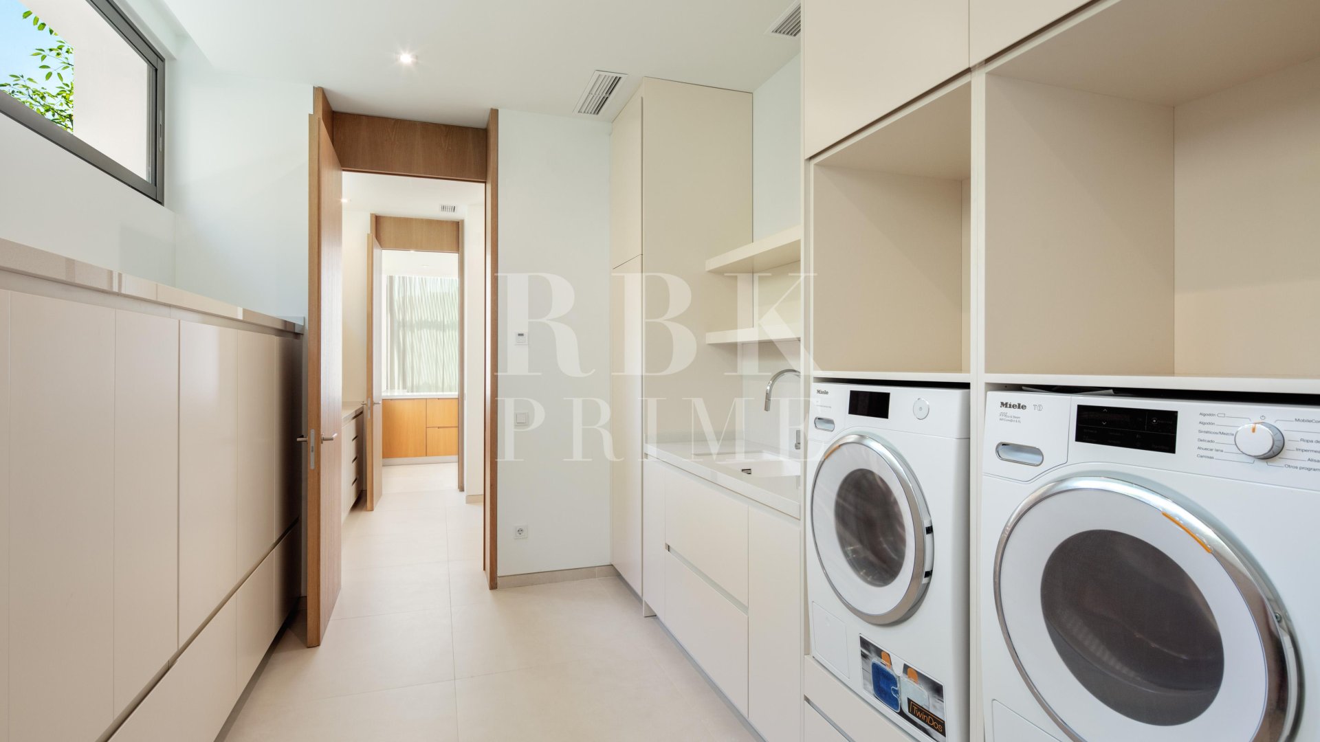 Resale - Villa -
Malaga - Casares