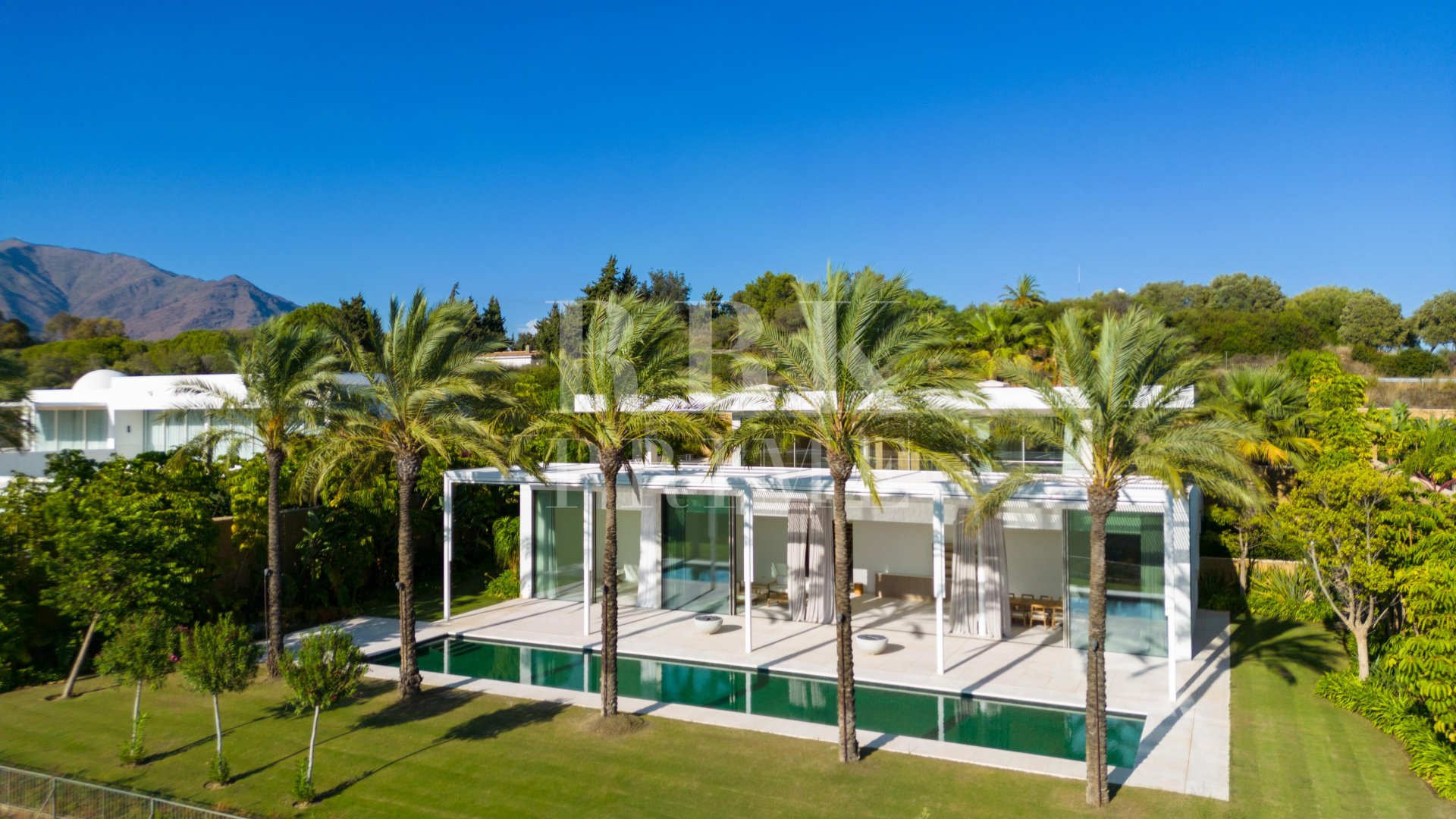 Resale - Villa -
Malaga - Casares